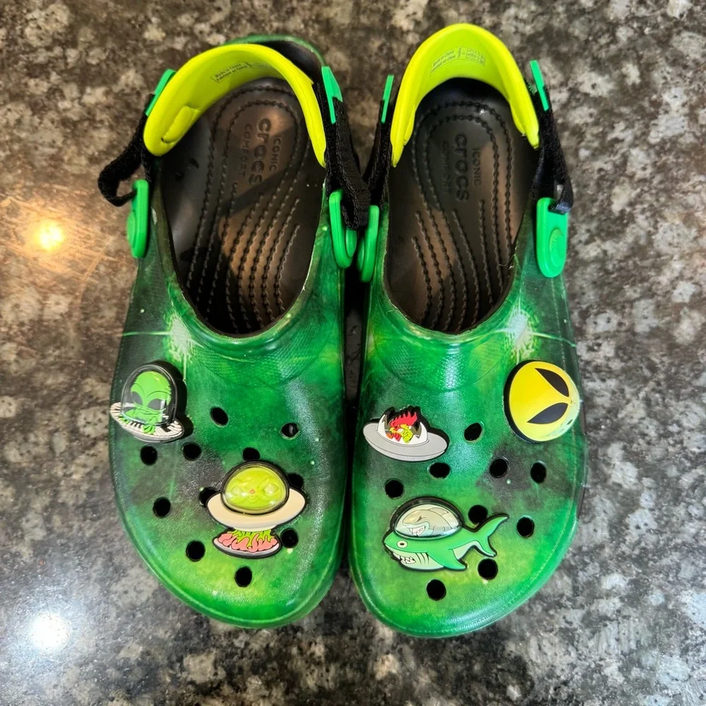 Crocs Kids J5 Green Alien Galaxy Clogs w/ Jibbitz Charms‎